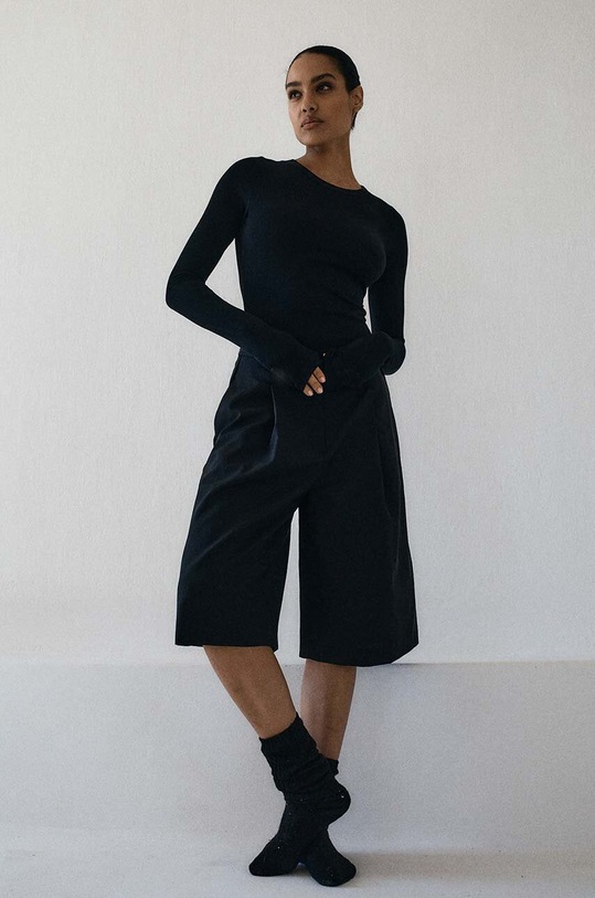 Bavlněné tričko s dlouhým rukávem MUUV. SOUPLE longsleeve.slim.fit.SOU černá