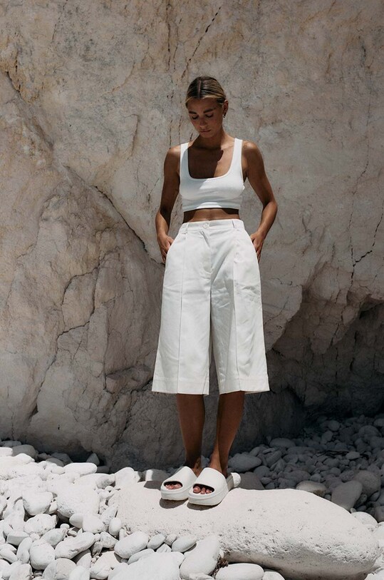 MUUV. pantaloni scurti din bumbac PORTEUR bermudy.PORTEUR alb