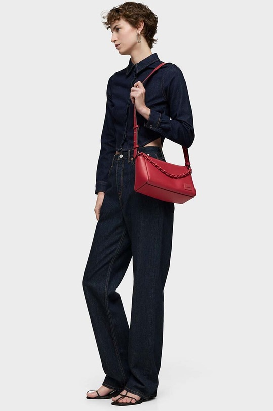 Tous poseta 2002131917