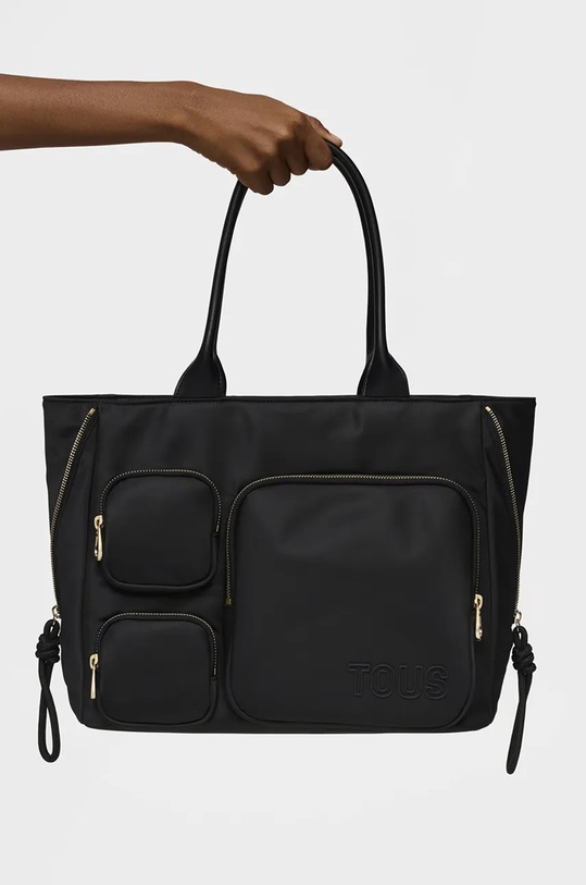 Tous poseta 2002138051