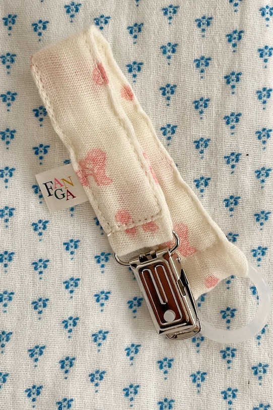 Klip na cumlík Fanga Fontana VEN PACIFIER STRAP FA100009 béžová ZW25