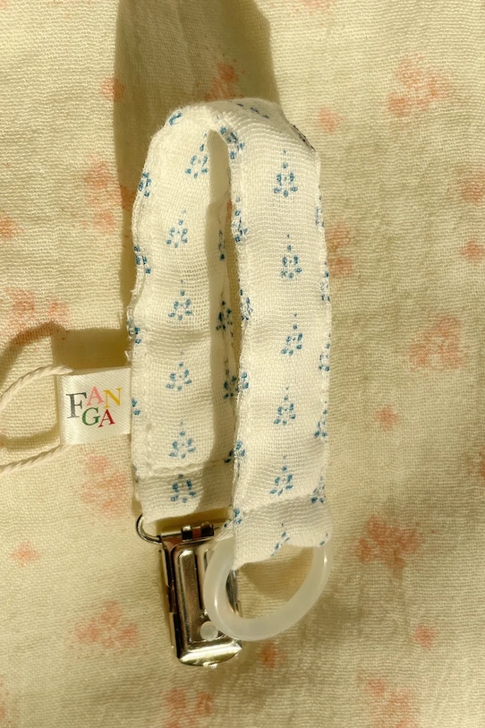 Klip na cumlík Fanga Fontana VEN PACIFIER STRAP FA100009 modrá ZW25
