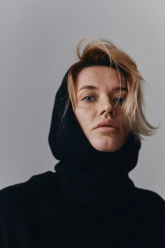 MUUV. mască CALLA negru baw.balac.CALLA