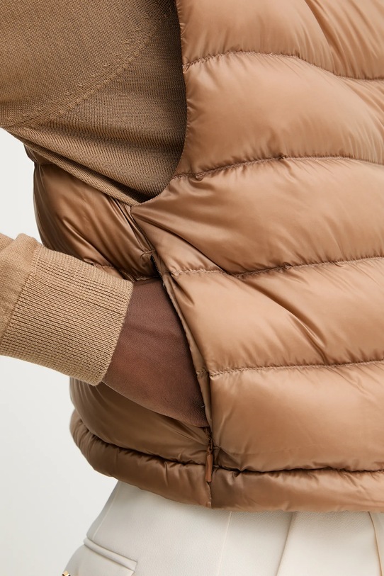 Péřová vesta Liviana Conti CNTW02