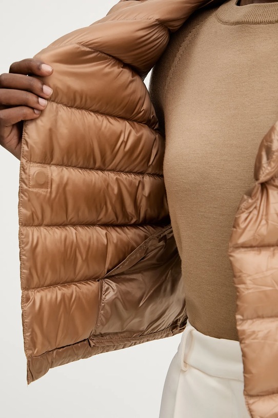 Péřová vesta Liviana Conti CNTW02