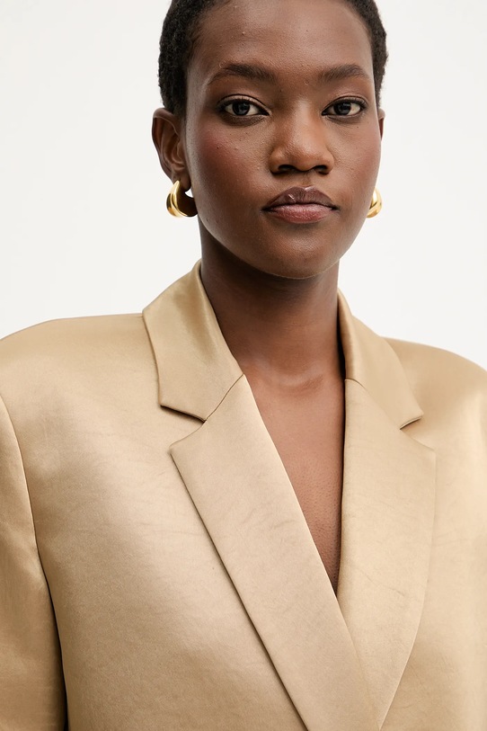 Liviana Conti sacou bej F5WS88