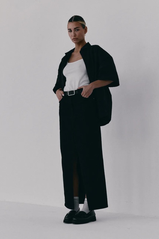 Muuv. spódnica z rozcięciem bawełniana z elastanem NANTES czarny dluga.spodnica.NANTES