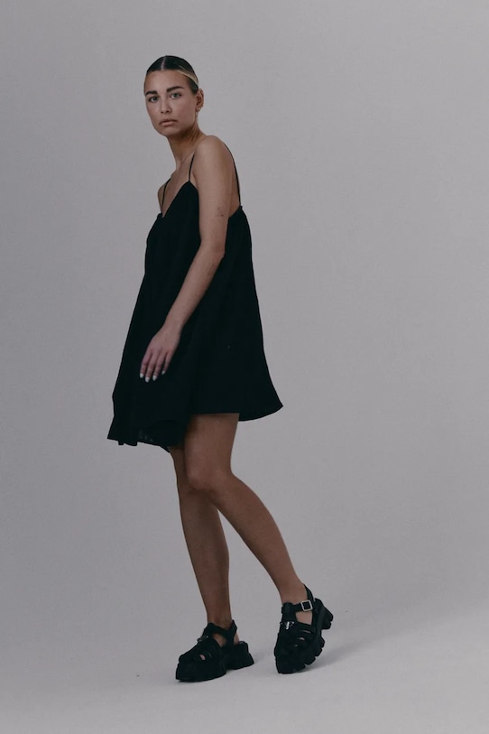 MUUV. sukienka MINIME suk.kr.MINIME czarny ZW25