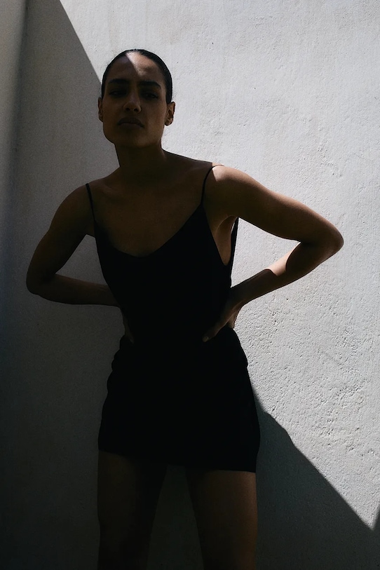 Odjeća Haljina MUUV. FEU sukienka.krotka.FEU crna