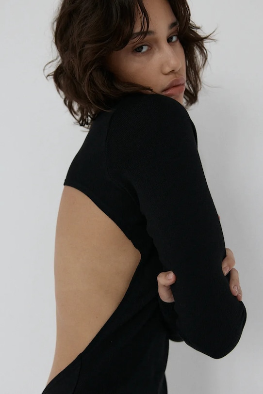 Odzież MUUV. sukienka ARUA krot.su.bez.ple.ARUA czarny