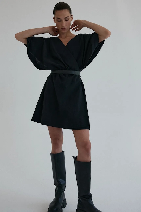 Muuv. sukienka z bawełną GATINHO suk.krot.kimono.GATINHO czarny ZS26