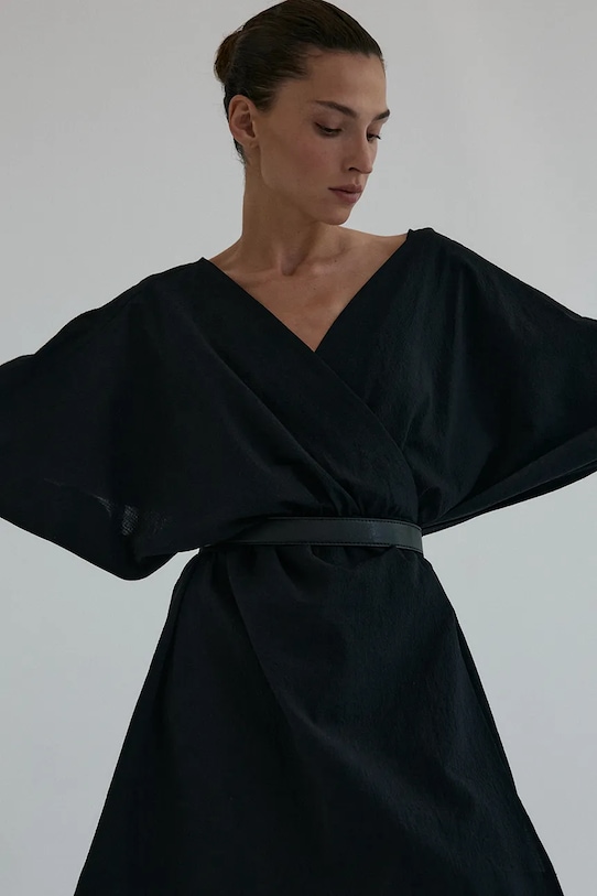 Muuv. sukienka z bawełną GATINHO czarny suk.krot.kimono.GATINHO