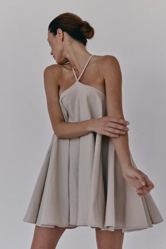 Одежда Muuv. летнее платье из хлопка PLAINS sukienka.krotka.PLAINS бежевый