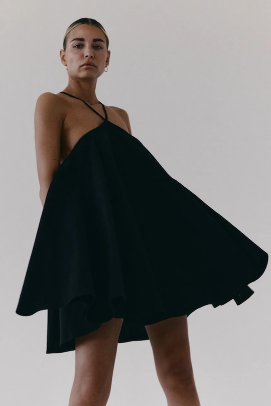 MUUV. sukienka bawełniana PLAINS sukienka.krotka.PLAINS czarny ZS26