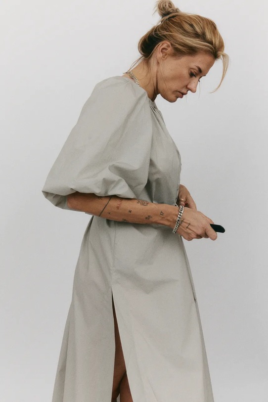 MUUV. sukienka bawełniana BUFFLE sukienka.dluga.BUFFLE szary