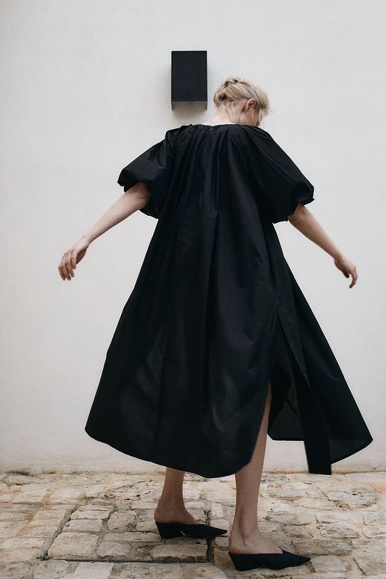 Muuv. BUFFLE sukienka.dluga.BUFFLE μαύρο