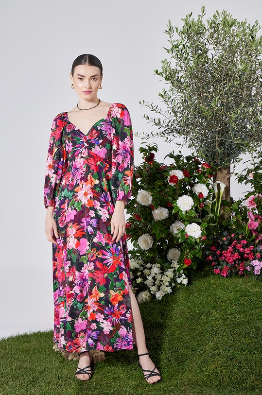 FLOATING FLORALS