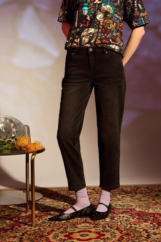 MODERN FASHION