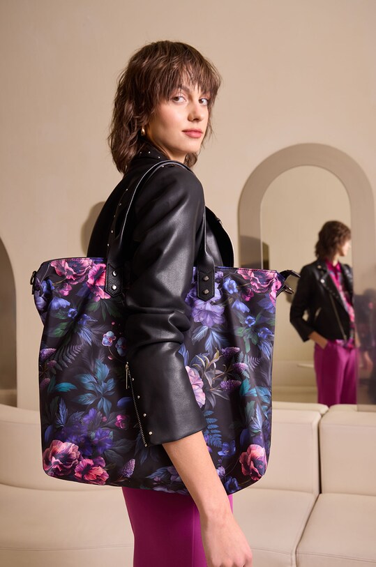 MODERN MAGENTA