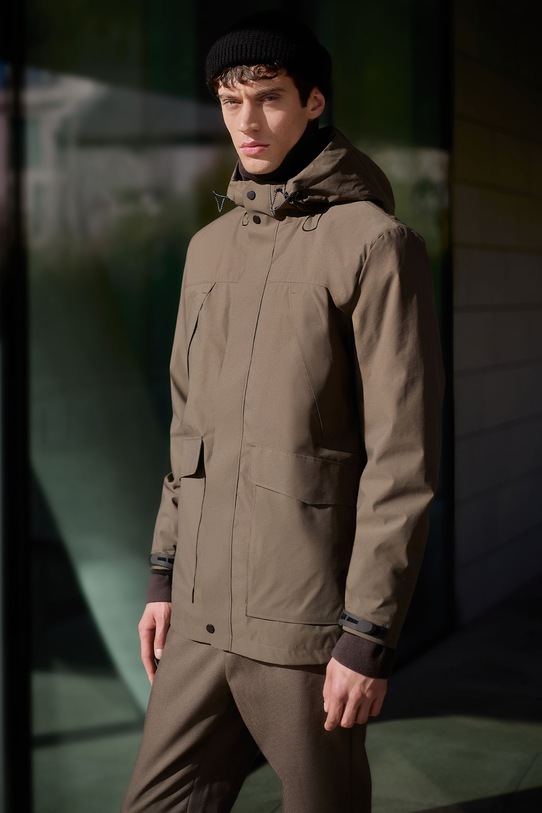 SHADES OF THE SEASON