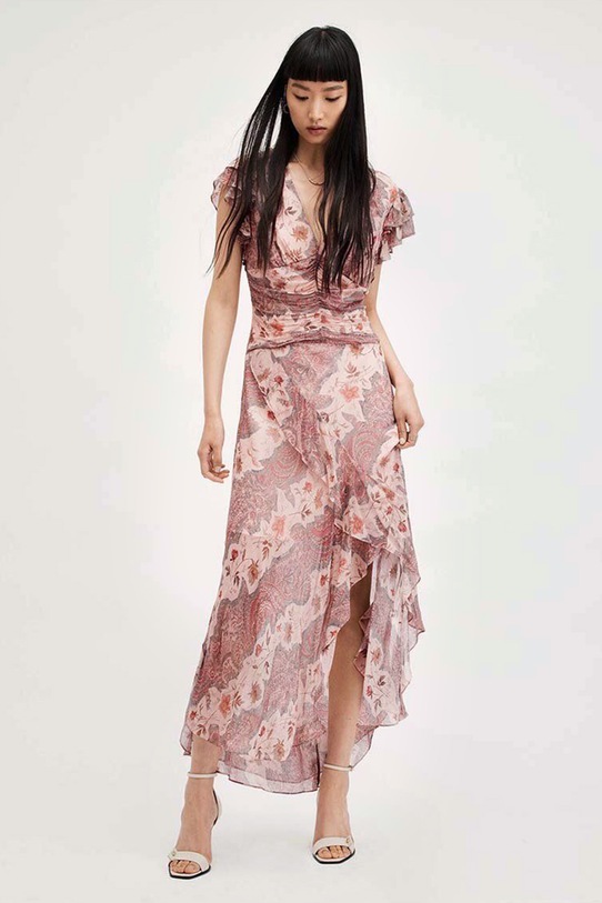 THE LIGHTNESS OF SPRING