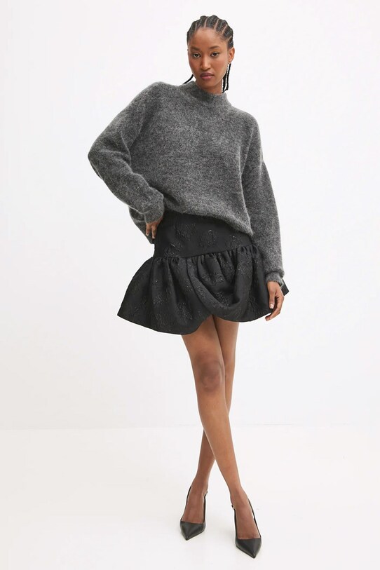 Gray chic