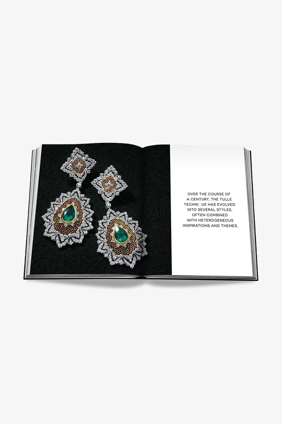 Книга Assouline .Buccellati: A Century of Timeless Beauty by Alba Cappellieri, English 9781614289722