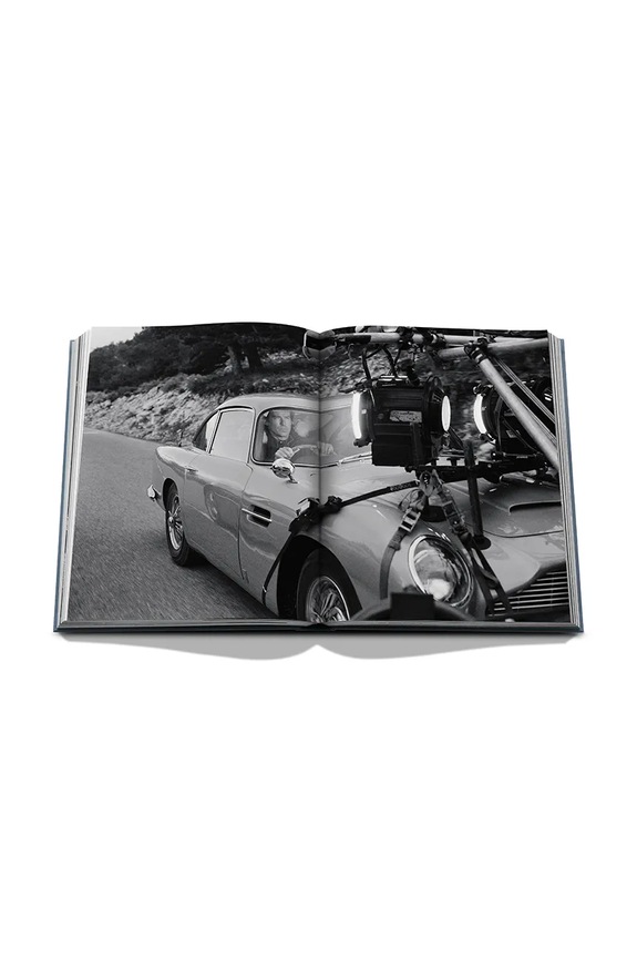 Kniha Assouline James Bond Cars by Chris Corbould, English 9781649804976
