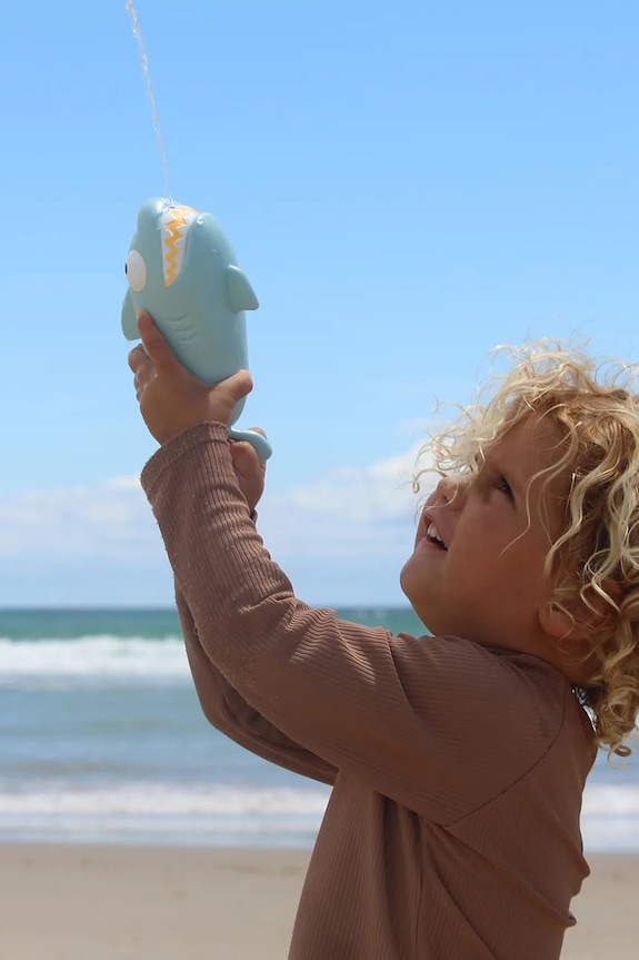 SunnyLife vízi játék Shark Pastel S51WSQPB kék
