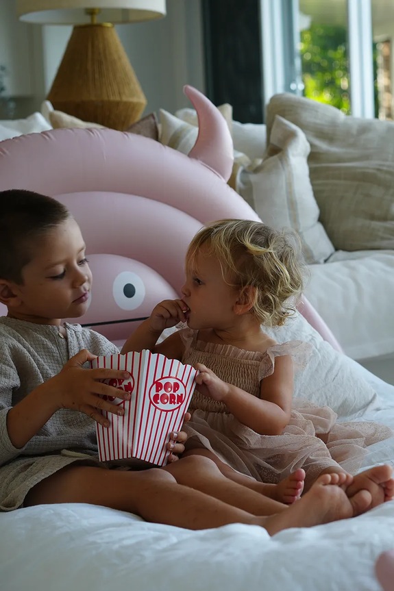 Napihljiv otroški ležalnik SunnyLife Bed Monster Pink S51KSBDP
