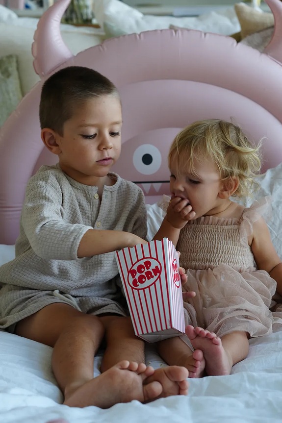 Napihljiv otroški ležalnik SunnyLife Bed Monster Pink S51KSBDP