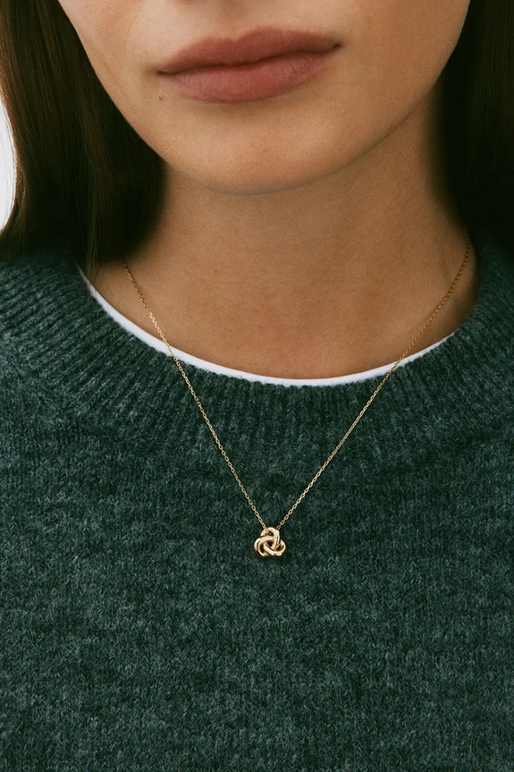 Pozlátený náhrdelník EDBLAD Infinity Knot 129857 zlatá