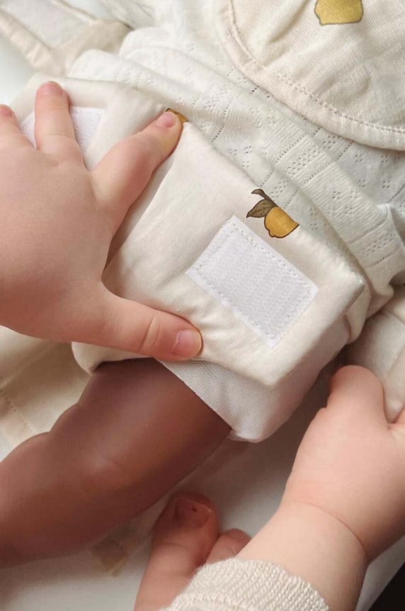 Комплект за кукла: пелена, лигавник и тънък шал Konges Sløjd (3 броя) DOLL NURSERY SET KS3874 бежов AA00