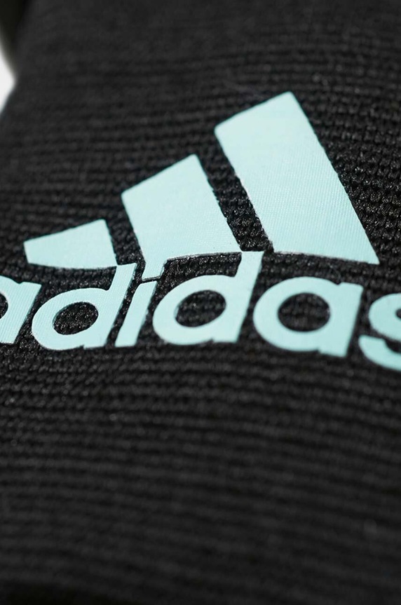 adidas ochraniacze piłkarskie AP7042 czarny AA00