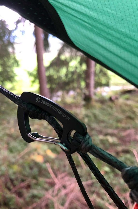 Ticket to The Moon függőágyba szerelhető karabinerek 6kN 2 db fekete TMBINER06