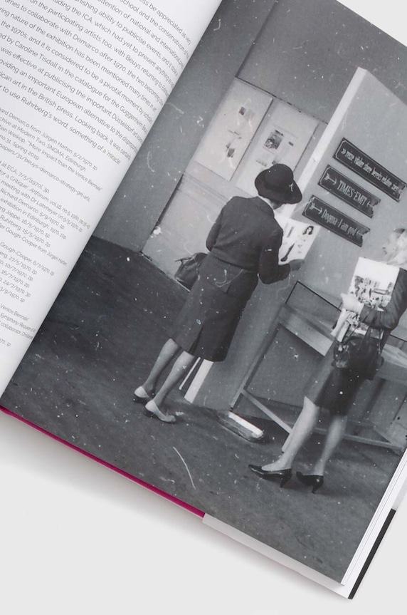 Албум Studies in Photography Strategy: Get Arts, Christian Weikop 9781838382209 многоцветен AA00