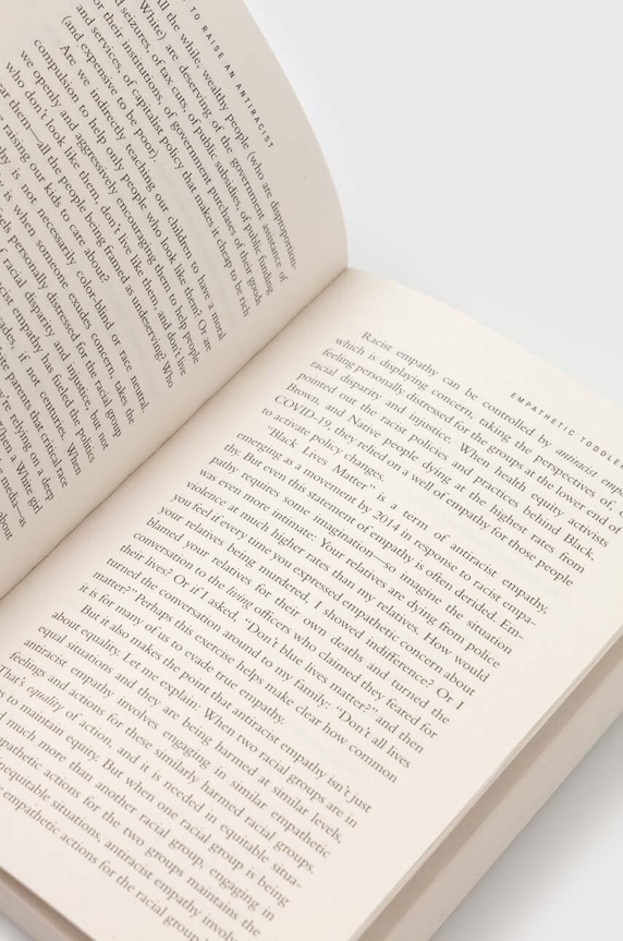 Vintage Publishing könyv How To Raise an Antiracist, Ibram X. Kendi 9781529197570 többszínű AA00