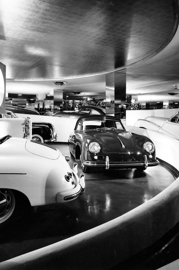 Akcesoria Książka Porsche 911 : The Ultimate Sportscar as Cultural Icon by Ulf Poschardt, English GE1140. multicolor