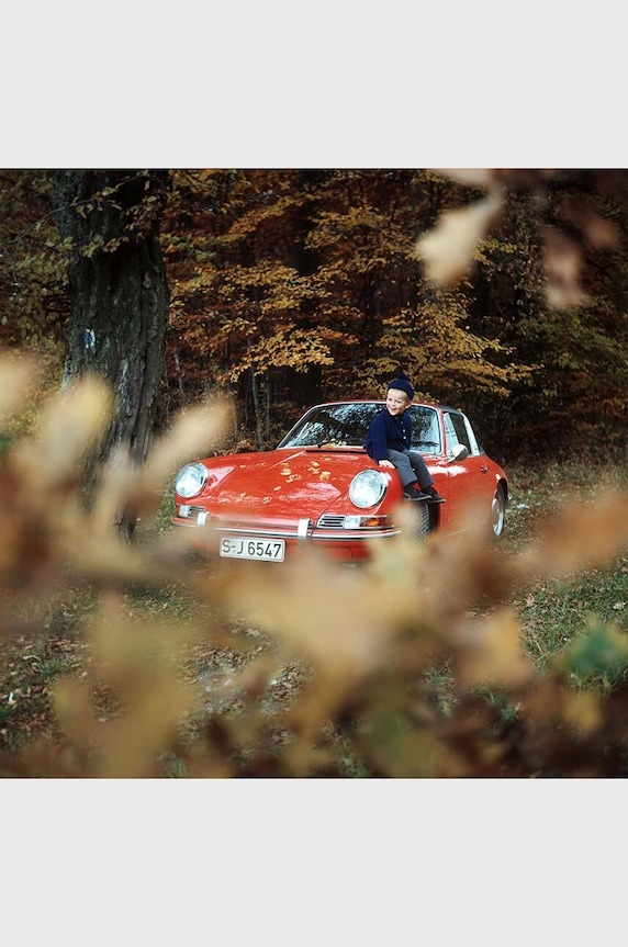 Książka Porsche 911 : The Ultimate Sportscar as Cultural Icon by Ulf Poschardt, English multicolor GE1140.