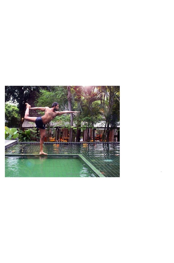 Home & Lifestyle libro A World of Yoga by Leo Lourdes, English multicolore RI1411