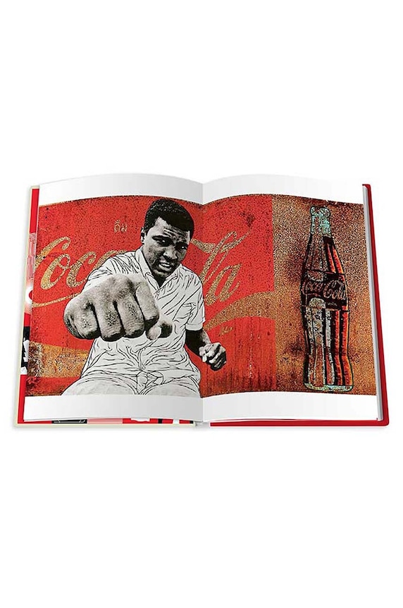 Assouline książka Kiss the Past Hello, English 9781614284437