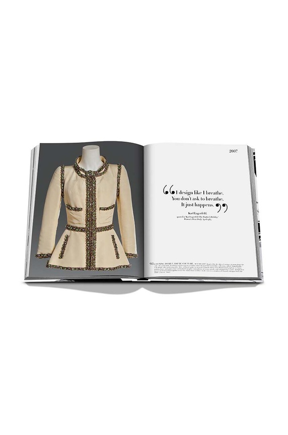Assouline książka Chanel: The Legend of an Icon by Alexander Fury, English 9781649803443