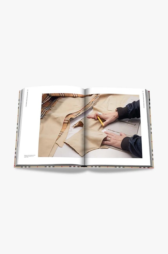 Βιβλίο Assouline Burberry by Alexander Fury, English 9781649801609