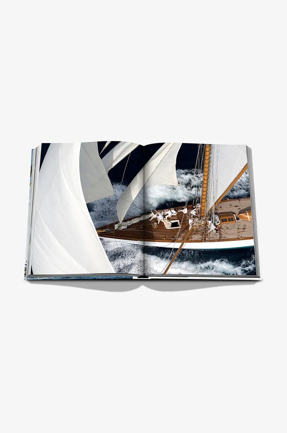 Assouline książka Saint-Tropez Yachting by Laurence Benaim, Didier Ravon, English 9781649803771