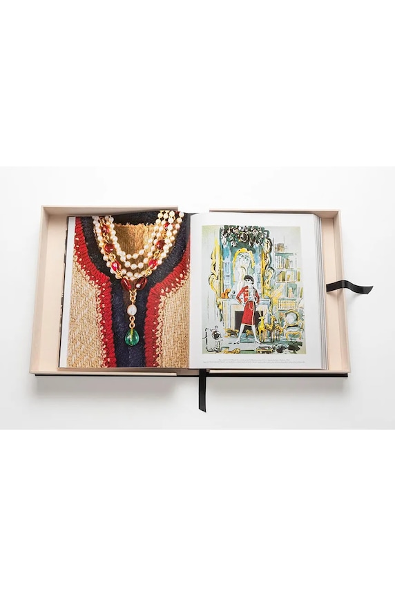Kniha Assouline Chanel: The Impossible Collection by Alexander Fury, English 9781614288107
