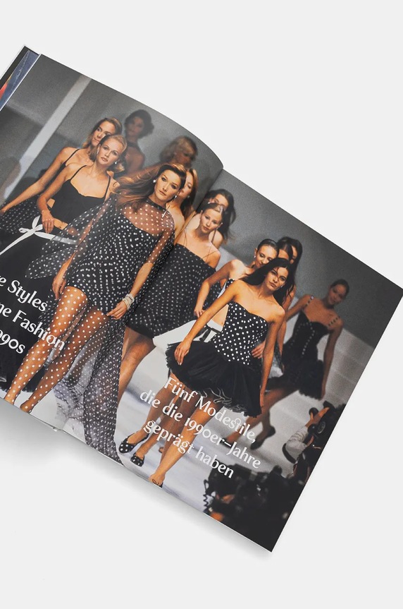 Rig-Tig carte 1990s Fashion Book by Pierre Toromanoff, English 9783961715206 alb AA00