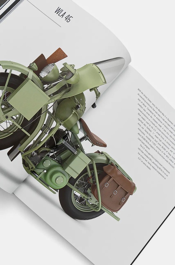 home & lifestyle książka Harley-Davidson by Christopher P. Baker, English 9788854418110 czarny AA00