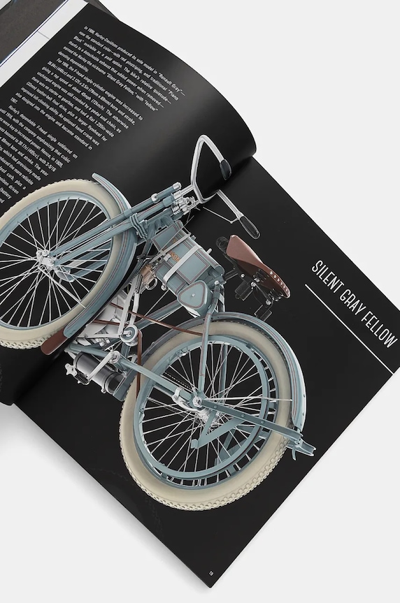 home & lifestyle książka Harley-Davidson by Christopher P. Baker, English czarny 9788854418110