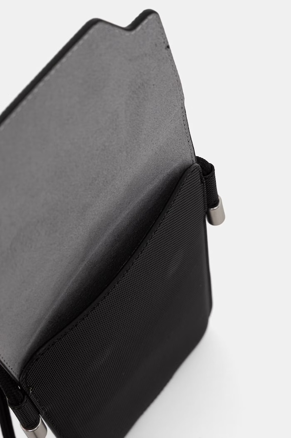 Lacoste etui za telefon LCPSP17XPLAK crna