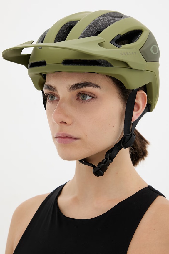 Doplnky Oakley cyklistická prilba DRT3 TRAIL EUROPE FOS900633 zelená